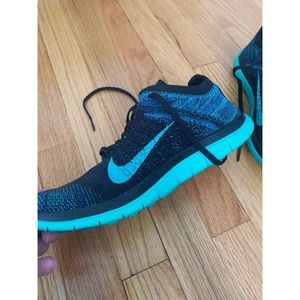 Nike Free 4.0 Flyknit Size 8.5 Sneakers